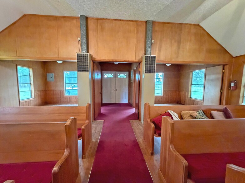 More Photos Of 4733 State Highway 37 N, Clarksville Religious Facility For Sale
