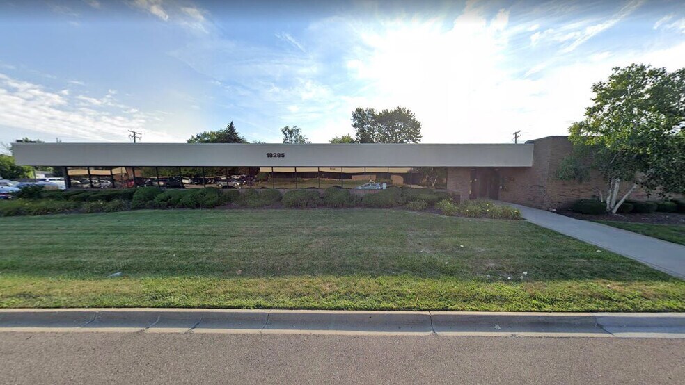 More Photos Of 18285 E 10 Mile Rd, Roseville Medical For Sale