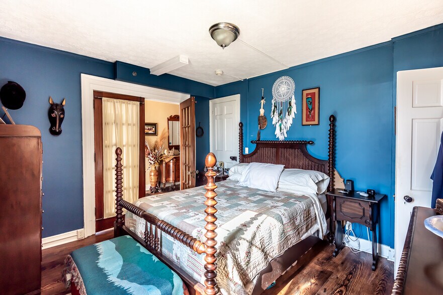 More Photos Of 129 N Main St, Waynesville Specialty For Sale