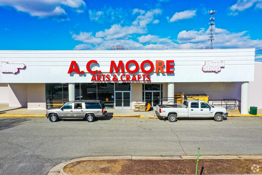 More Photos Of 7026-7042 Mechanicsville Tpke, Mechanicsville Storefront For Lease