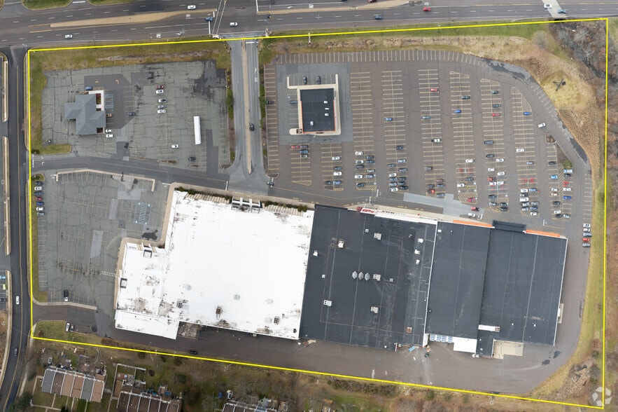 More Photos Of 701-755 S West End Blvd, Quakertown Unknown For Lease