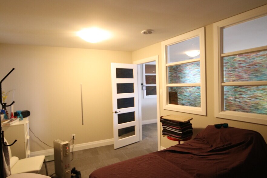 More Photos Of 1877 Merivale Rd, Nepean Office For Lease