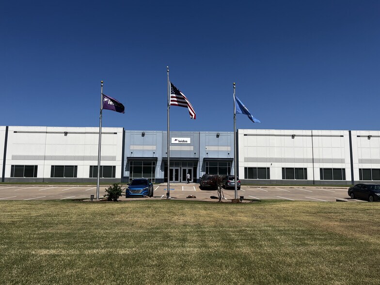 More Photos Of 1224 SW Rex Madeira Rd, Lawton Light Distribution For Lease