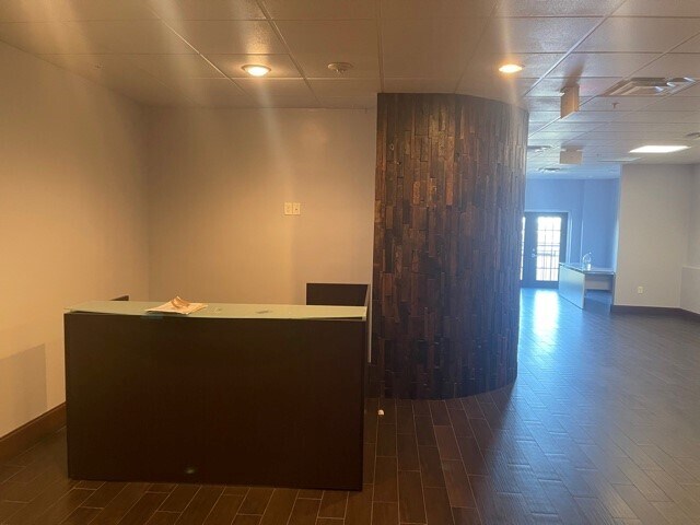 More Photos Of 2295 S Hiawassee Rd, Orlando Office For Lease