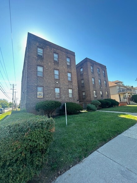 Primary Photo Of 3205 Kendall St, Detroit Apartments For Sale