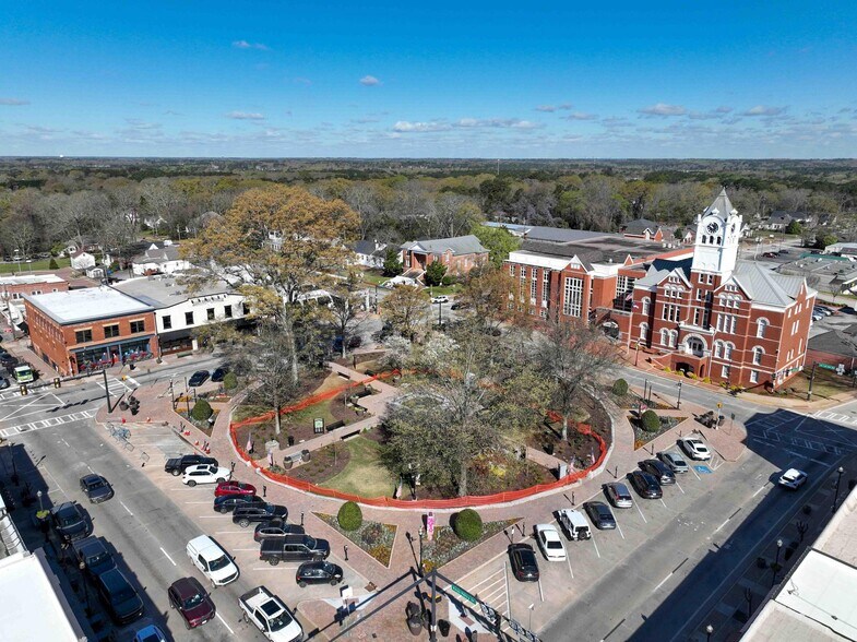 More Photos Of 48 Griffin St, McDonough Storefront For Sale