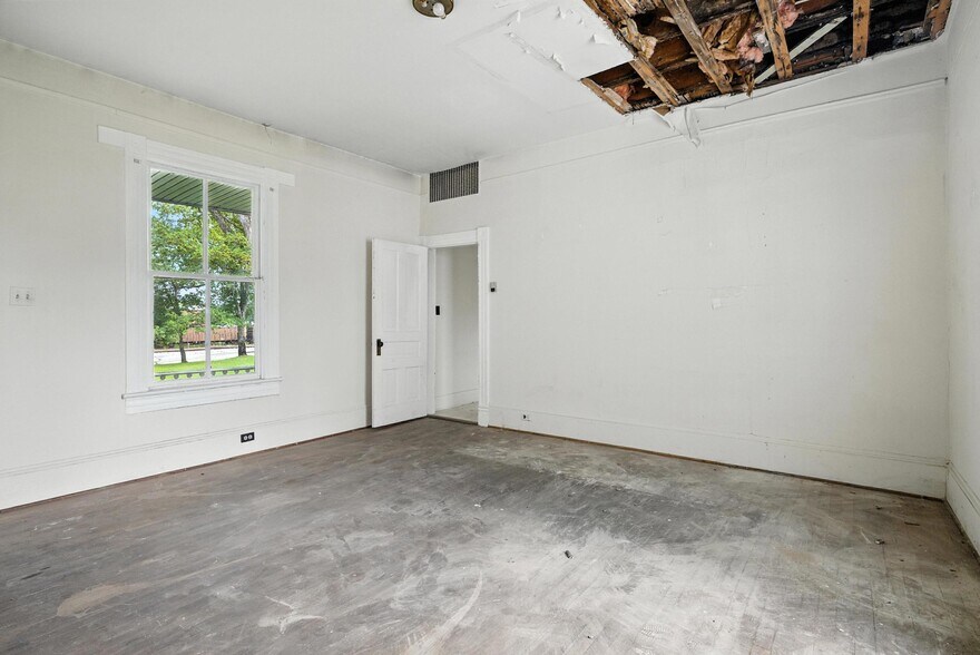 More Photos Of 455 Railroad Ave, Keysville Apartments For Sale