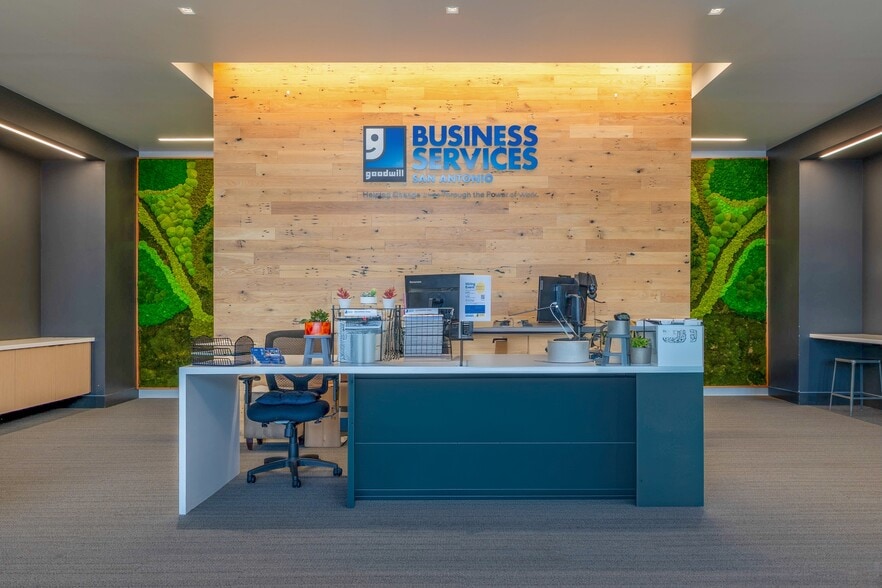 More Photos Of 2735 Austin Hwy, San Antonio Office For Lease