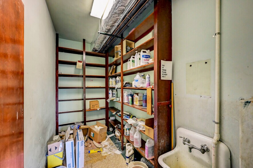 More Photos Of 301 Delaware Ave, Olyphant Office For Sale