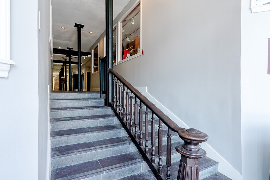 More Photos Of 2309 Strand St, Galveston Storefront Retail Residential For Sale