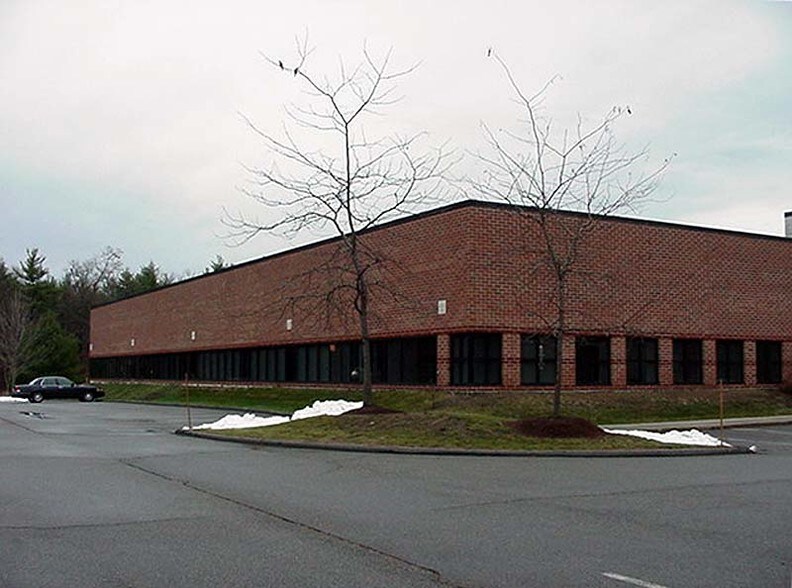 More Photos Of 300 Potash Hill Rd, Tyngsborough Research And Development For Lease