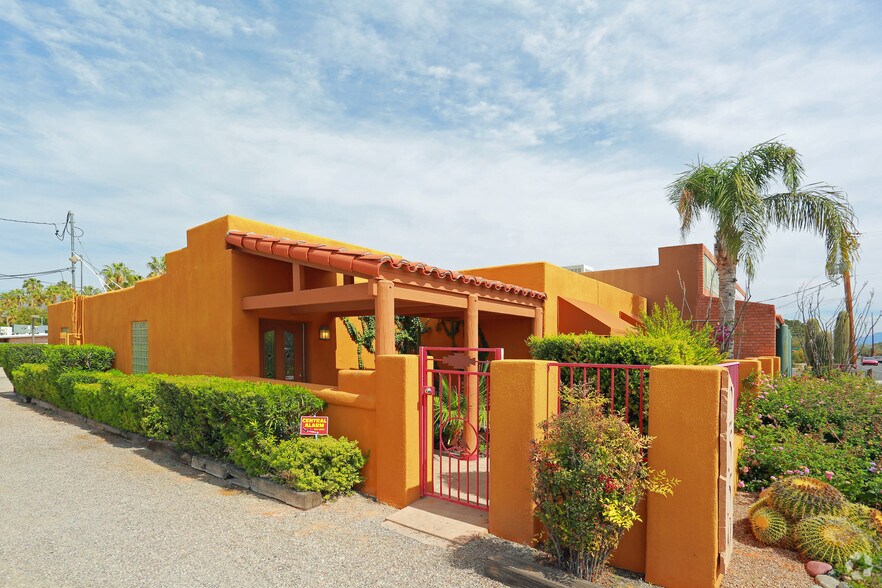 More Photos Of 2559 E Fort Lowell Rd, Tucson Office Residential For Sale