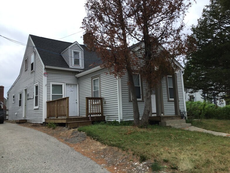 More Photos Of 52 Sea St, Weymouth Multifamily For Sale