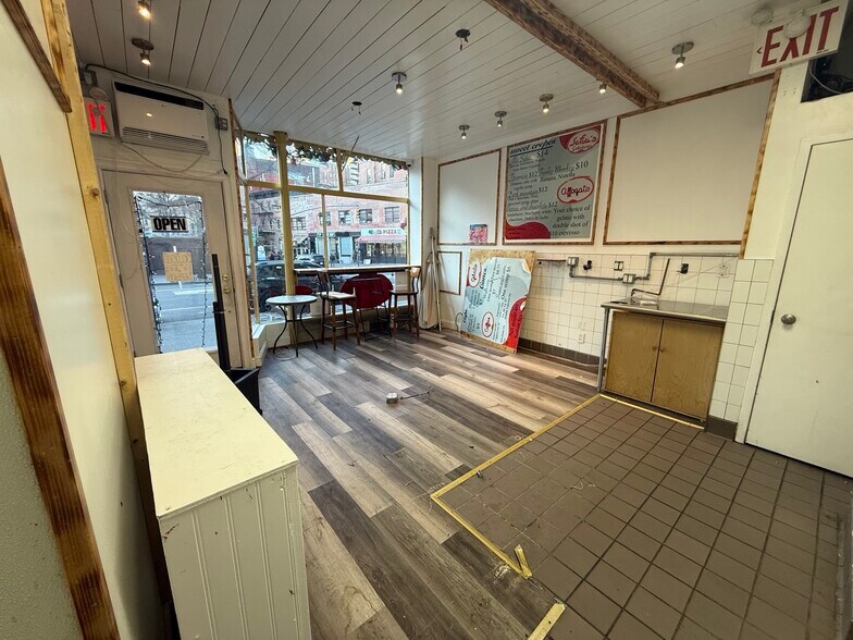 More Photos Of 496 Hudson St, New York Storefront Retail Residential For Lease