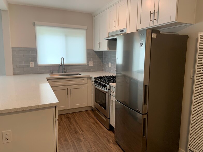 More Photos Of 1323 11th St, Santa Monica Apartments For Sale