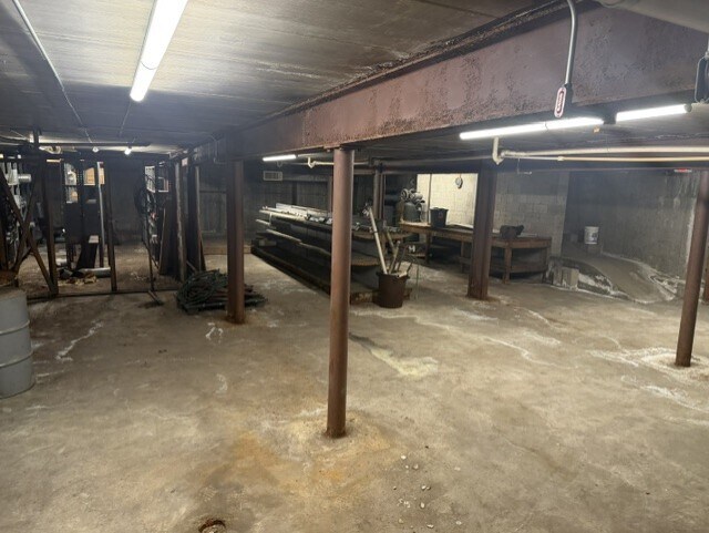 More Photos Of 667 Douglas Ave, Providence Service For Sale