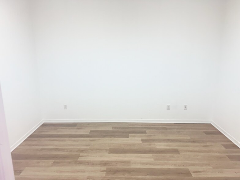 More Photos Of 660 Charlotte St, Punta Gorda Office For Lease