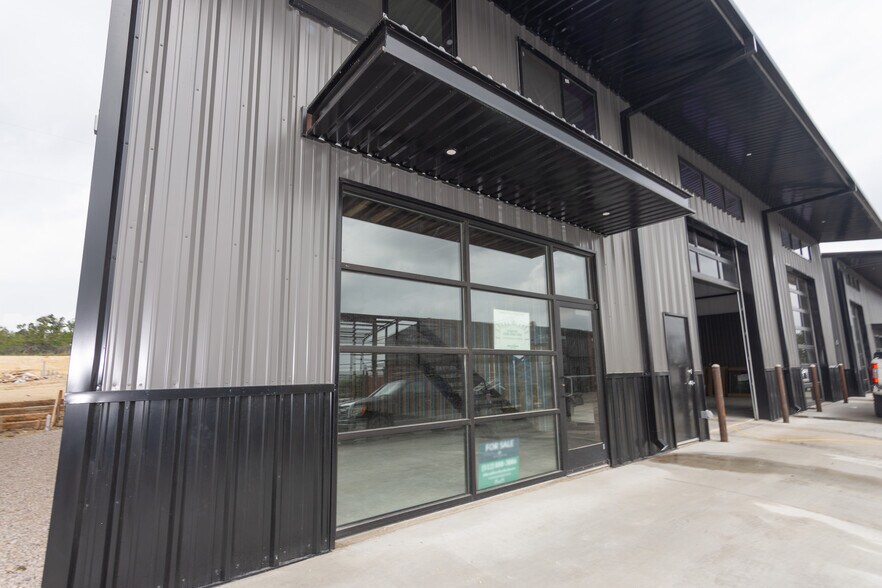 More Photos Of 451 Farrell Rd, Dripping Springs Light Distribution For Sale