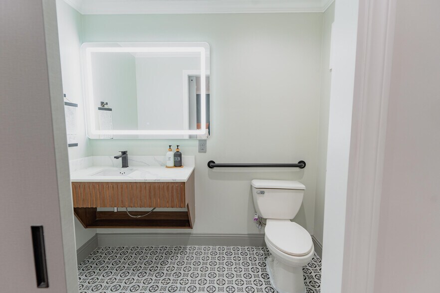 More Photos Of 1107 N Broadway, Santa Maria Hotel For Sale