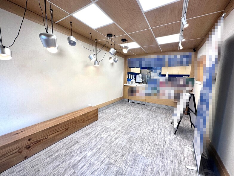 More Photos Of 4611 Kingsway, Burnaby General Retail For Lease