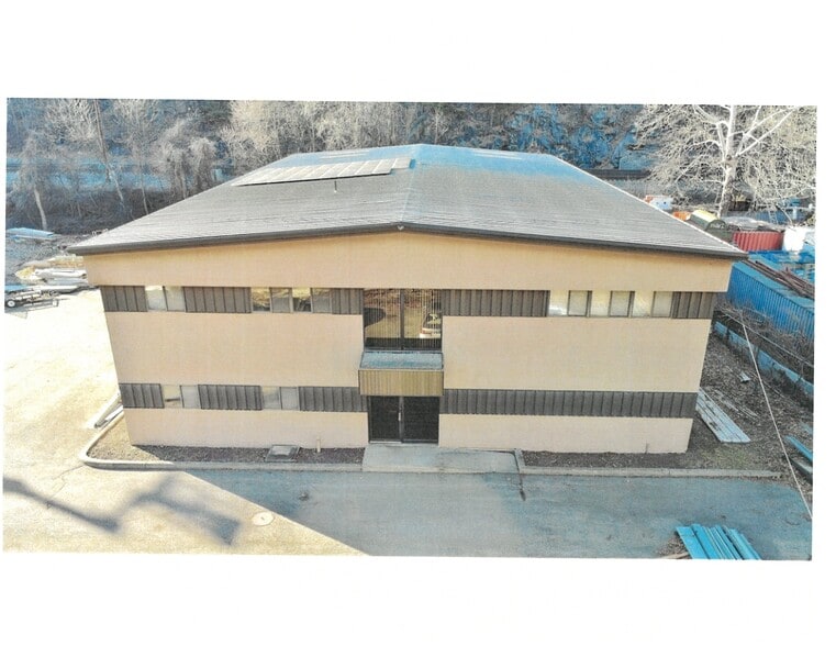 More Photos Of 44 Crugers Station Rd, Croton On Hudson Industrial For Sale