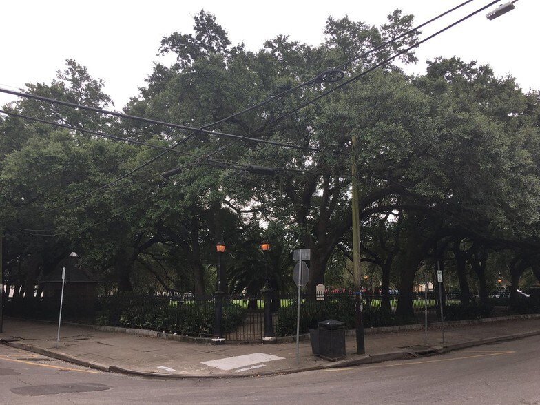 More Photos Of 801 Frenchmen St, New Orleans Restaurant For Lease