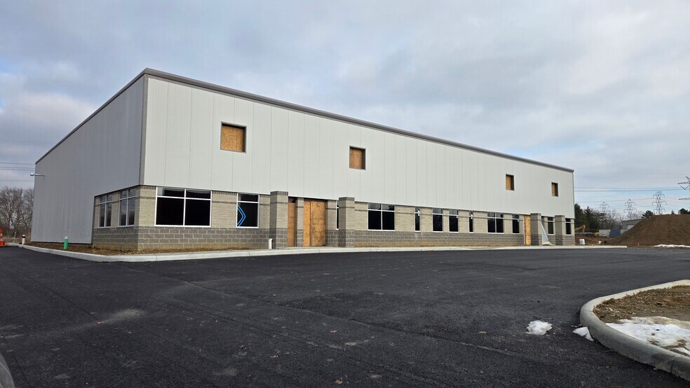 Primary Photo Of 31364 Industrial Pkwy, North Olmsted Warehouse For Lease