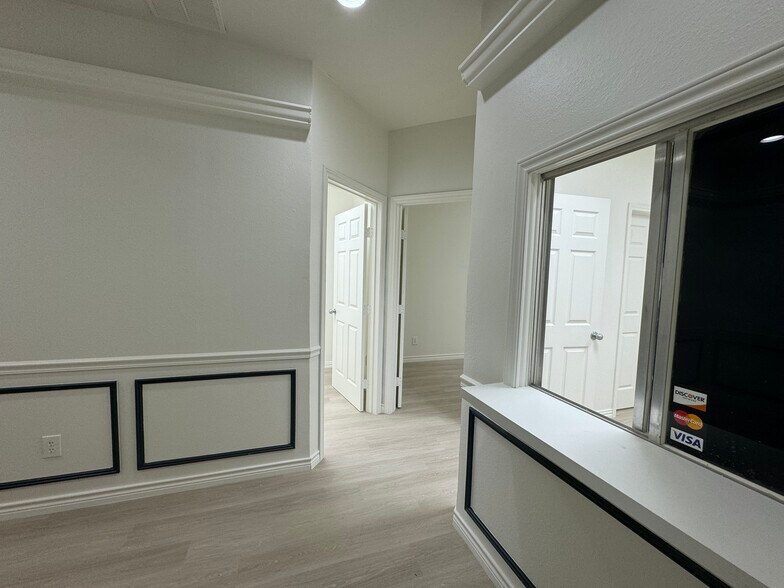 More Photos Of 3606 Marvin D Love Fwy, Dallas Medical For Lease