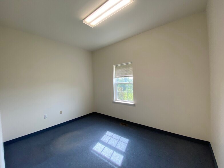 More Photos Of 292-296 W Ridge Pike, Royersford Office For Lease