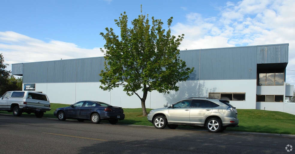 More Photos Of 361-443 Steelhead Way, Boise Warehouse For Lease