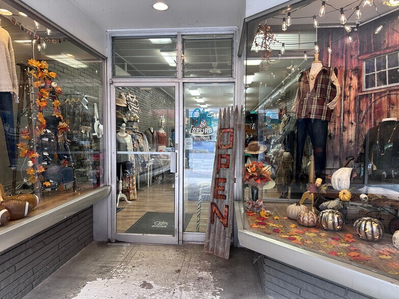More Photos Of 207 E Front St, Traverse City General Retail For Sale