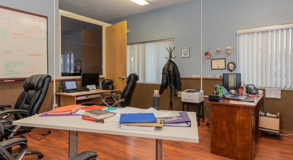 More Photos Of 689 Deltona Blvd, Deltona Office Residential For Sale