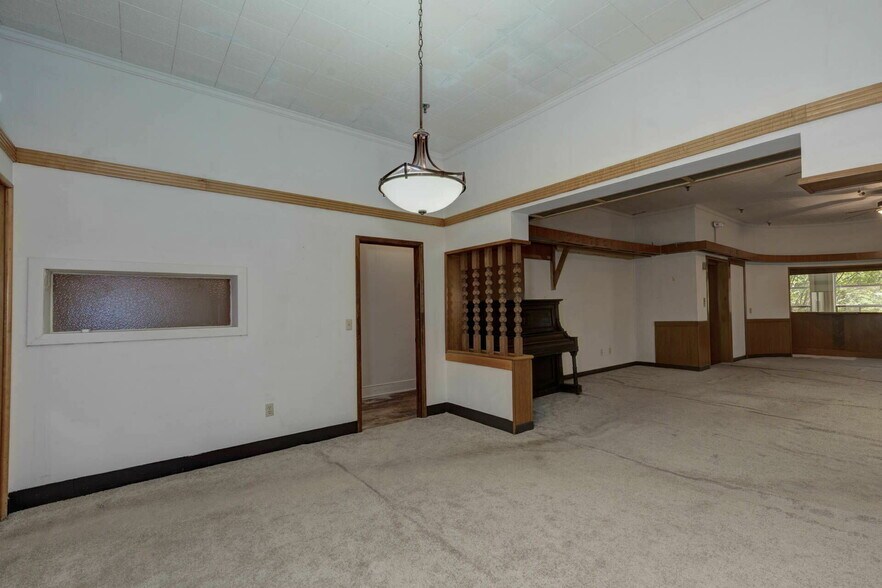 More Photos Of 1237 Broadway, Columbus Storefront For Sale