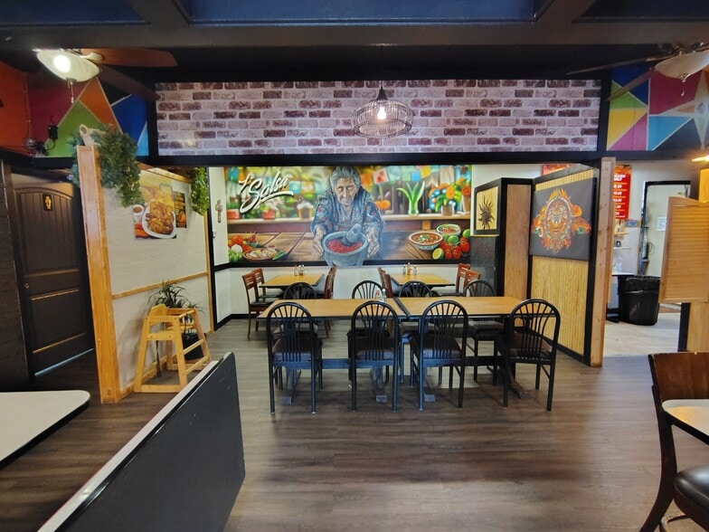 More Photos Of 213 W Willow Rd, Enid Restaurant For Sale