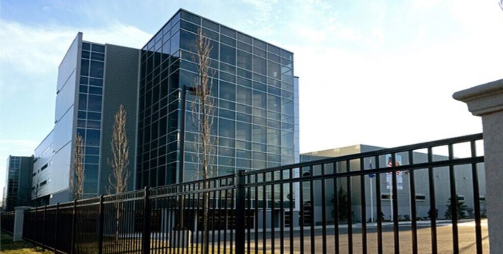 More Photos Of 1000 N Cameron St, Harrisburg Flex For Lease