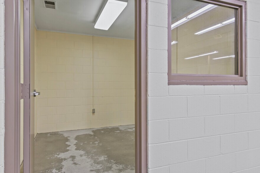 More Photos Of 88 Danielson Pike, Foster Manufacturing For Lease