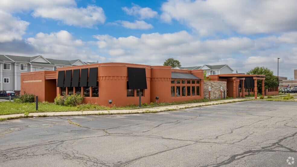 Primary Photo Of 1516 S Mission Rd, Mount Pleasant Restaurant For Sale