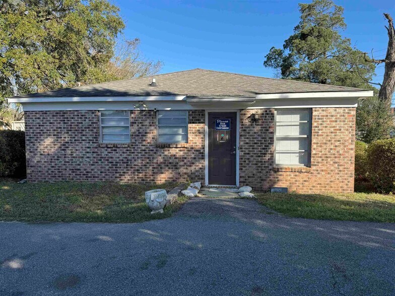 More Photos Of 201 Short St, Kingstree Office Residential For Sale