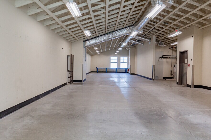 More Photos Of 403 Water St, Augusta Drugstore For Lease