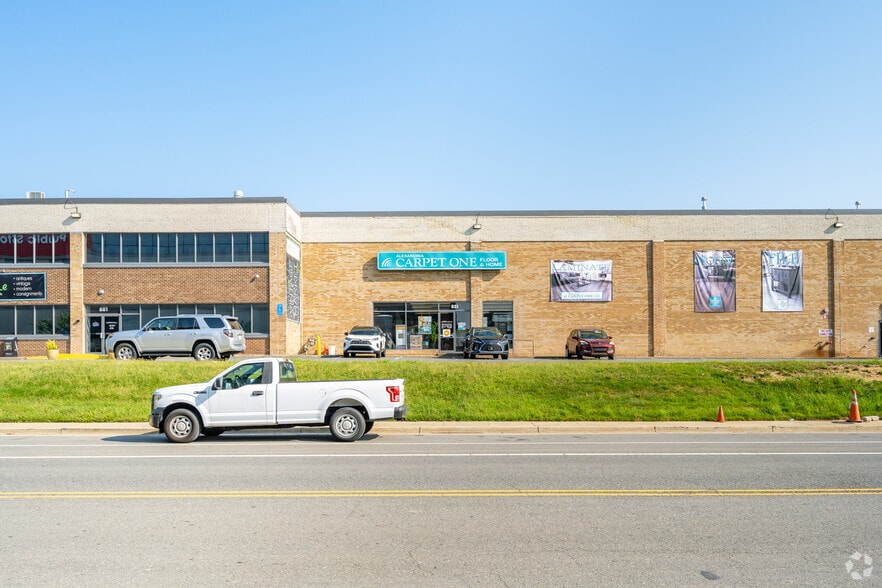 More Photos Of 901-929 S Pickett St, Alexandria Unknown For Lease