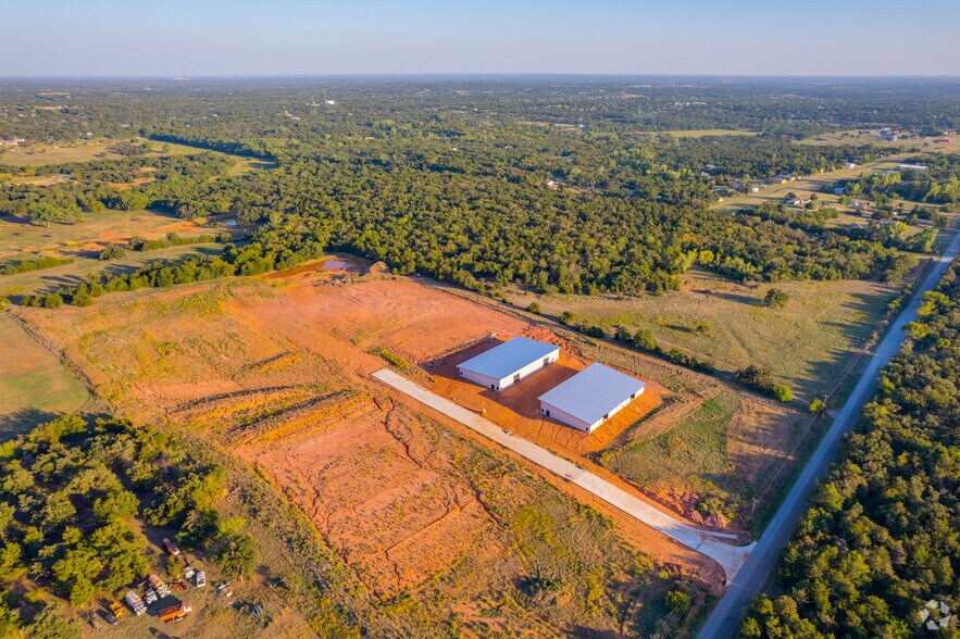 More Photos Of 1577 Freedom Market Pl, Edmond Warehouse For Lease