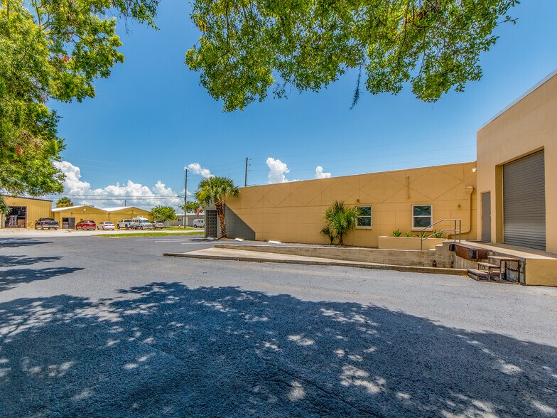 More Photos Of 2051 Range Rd, Clearwater Distribution For Sale