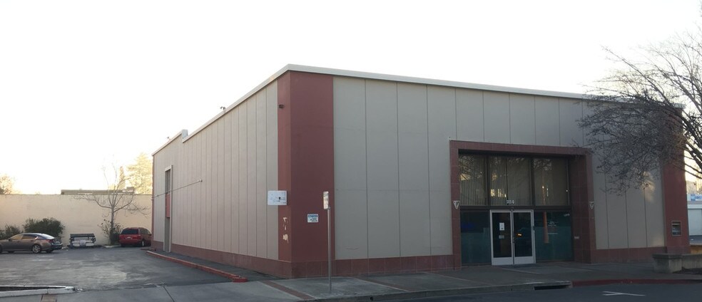 More Photos Of 315 G St, Antioch Freestanding For Lease