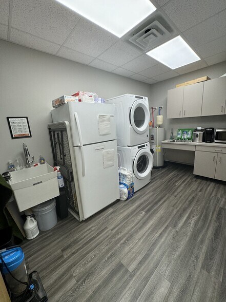 More Photos Of 3709 Gentian Blvd, Columbus Restaurant For Lease