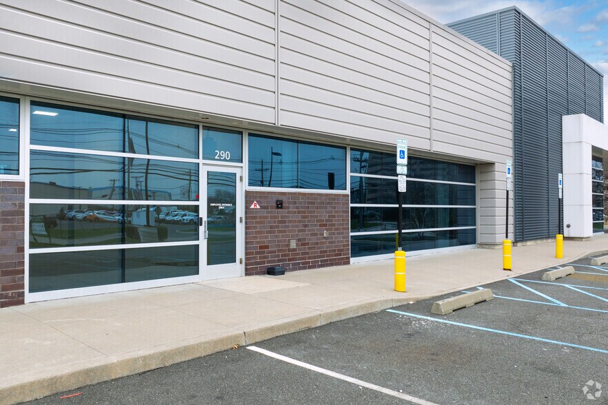 More Photos Of 290 Veterans Blvd, Rutherford Warehouse For Lease