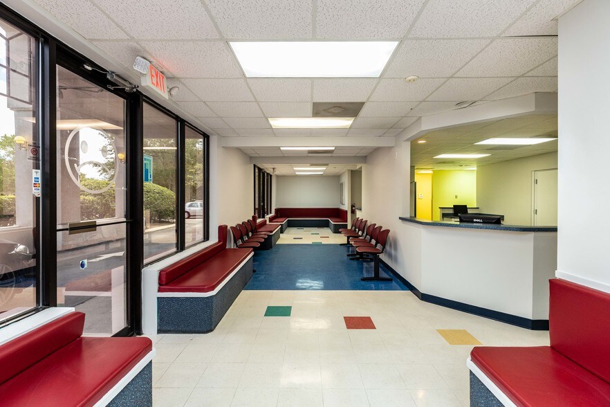 More Photos Of 8774 Perimeter Park Blvd, Jacksonville Medical For Sale