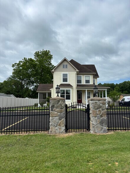 Primary Photo Of 28795 Old Village rd, Mechanicsville Specialty For Lease