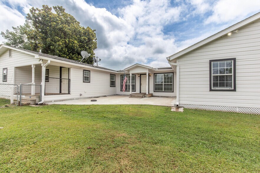 More Photos Of 4846 US Highway 67 W, Simms Daycare Center For Sale