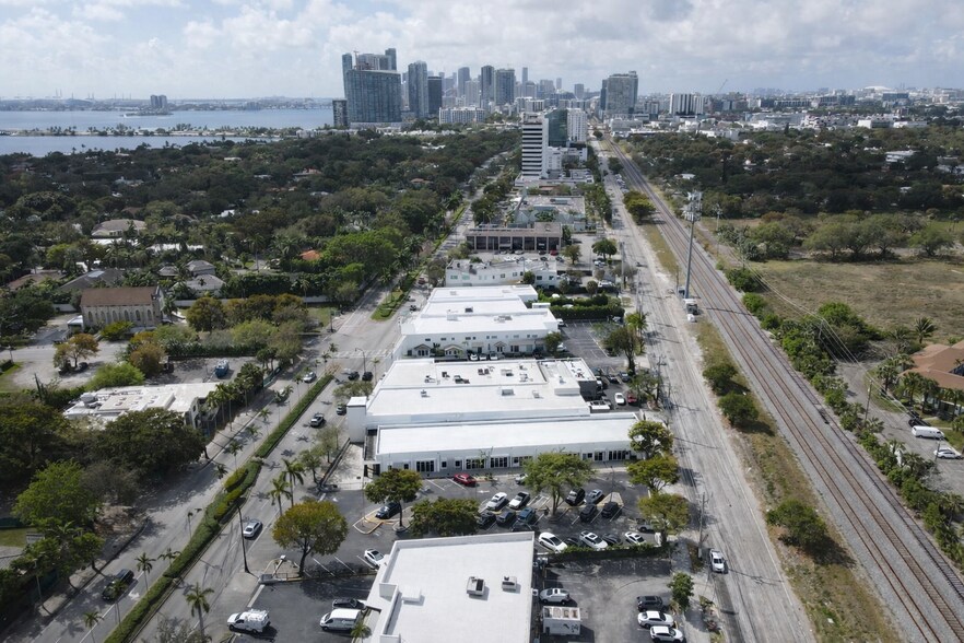 More Photos Of 5084 Biscayne Blvd, Miami General Retail For Lease