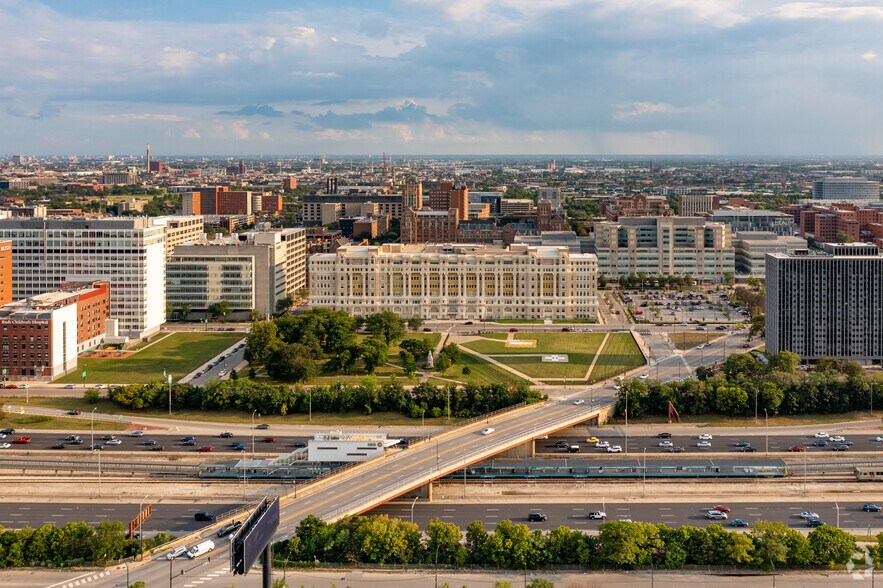 More Photos Of 1835 W Harrison St, Chicago Hospitality For Sale